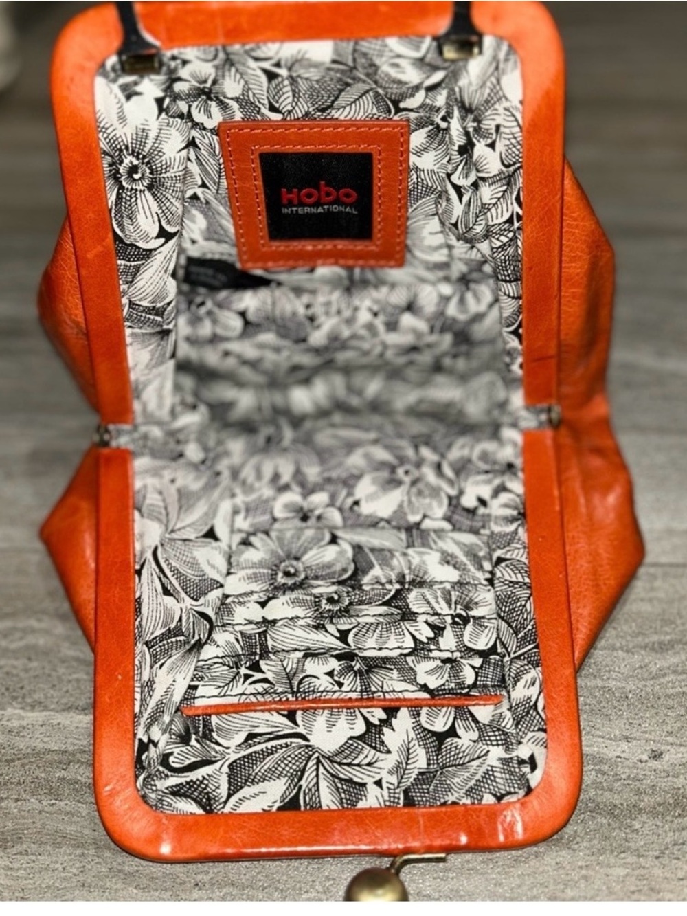 Hobo Women's Orange Leather Chain Shoulder Bag - Picture 2 of 3